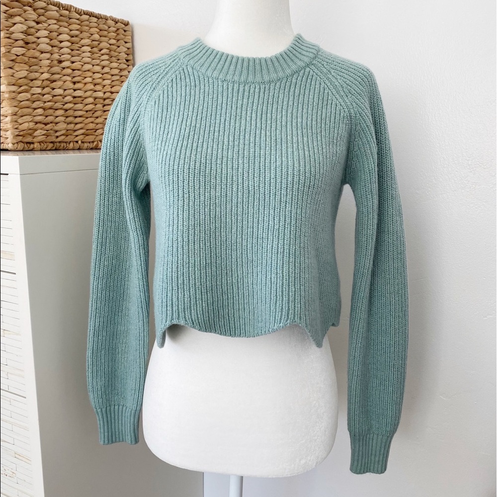 Aritzia Wilfred Cropped Sweater